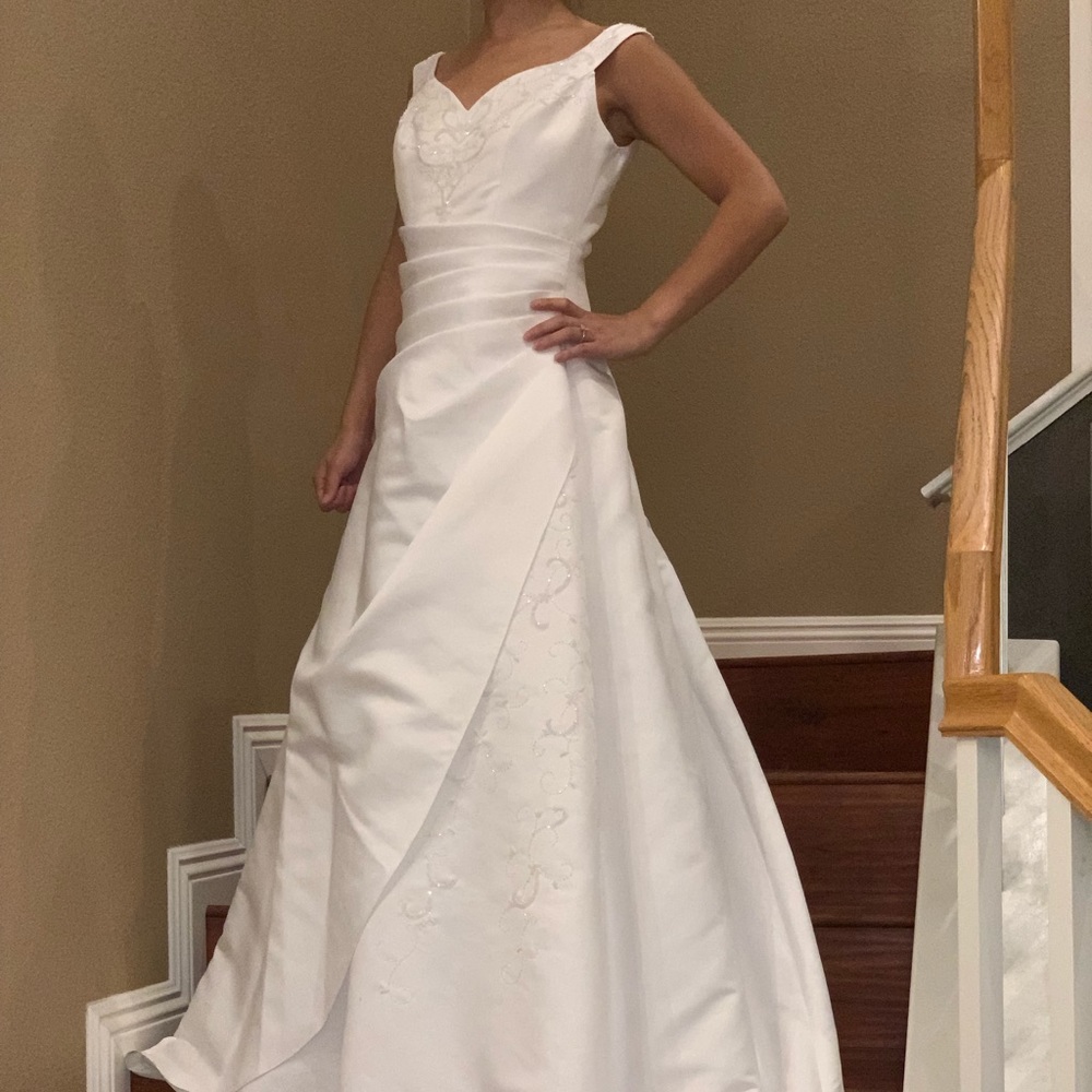 David’s Bridal Wedding Dress - Bridal - Size 8